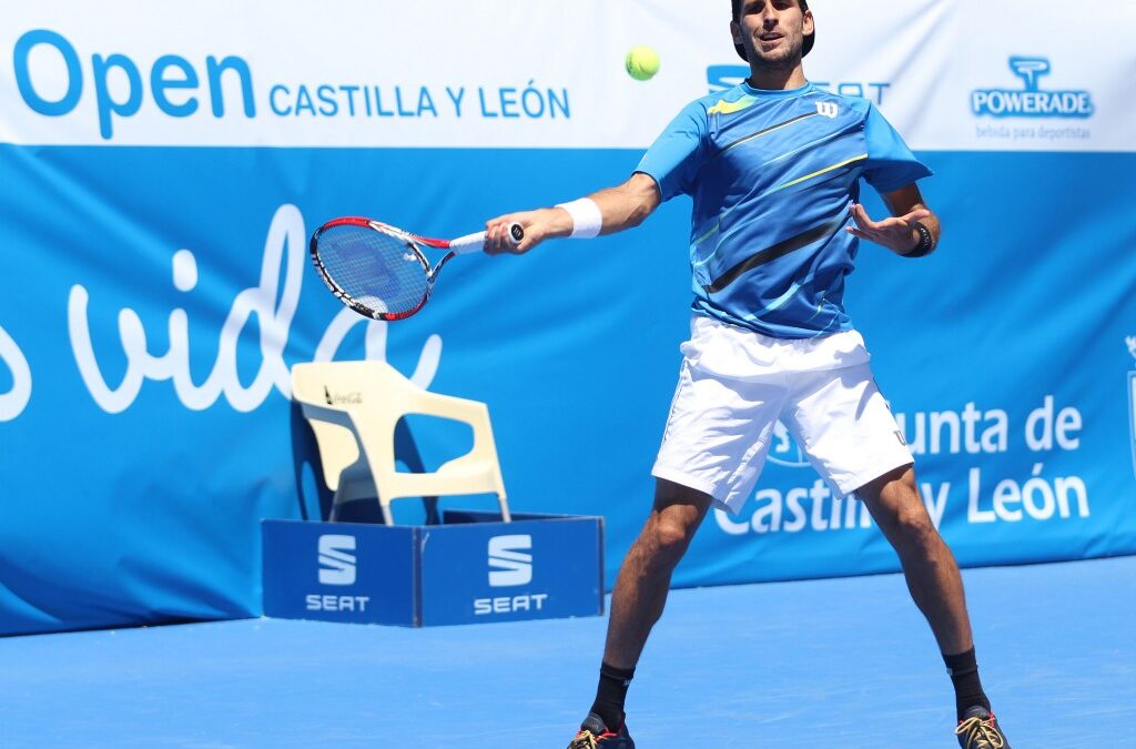 Adrián Menéndez enseñará esta tarde su técnica a los niños del clinic organizado en el acueducto