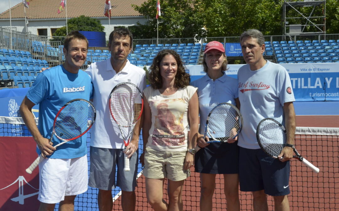 Improvisado partido de mixtos en la central con Clavet, Sanz, Gasó y la ministra García Tejerina