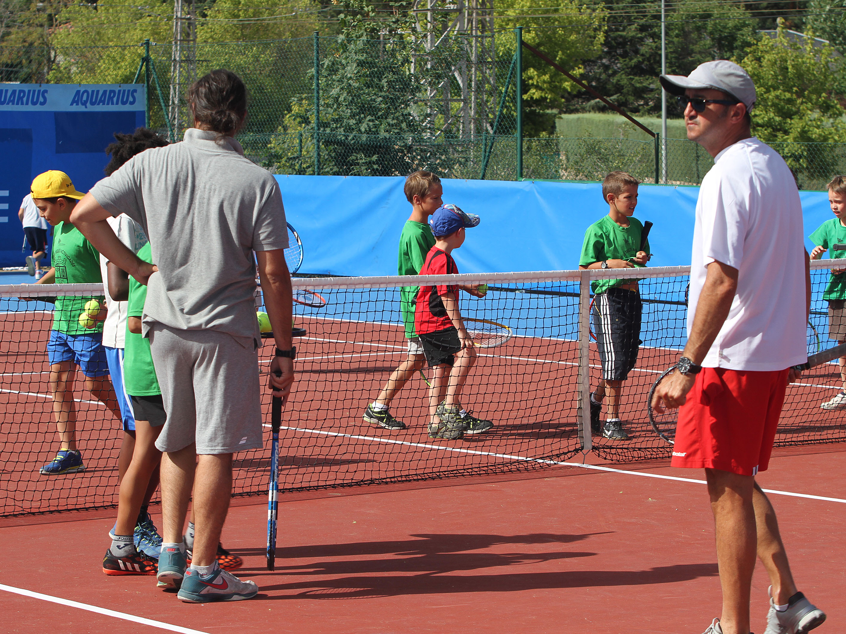 Otros 60 niños disfrutan del tenis hoy