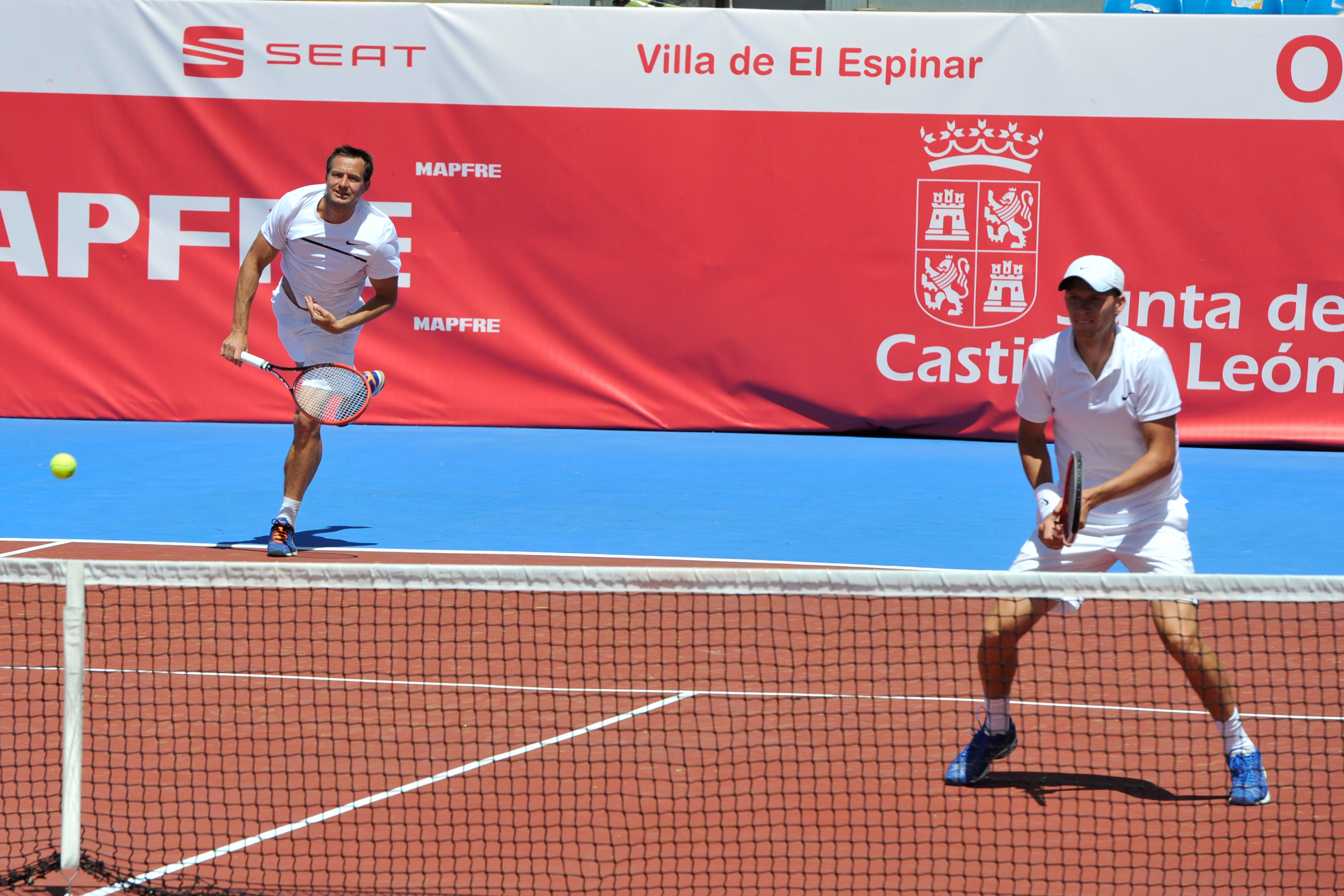 Betov-Elgin (1) y los excampeones hermanos Skupski se clasifican para las semifinales por parejas