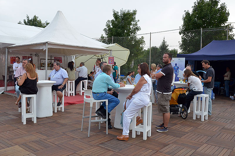 Los responsables de los stands del village, satisfechos por su participación en el torneo