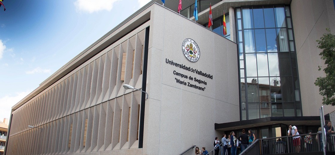 Diez trabajos de los estudiantes de Publicidad y RR.PP. del Campus UVa María Zambrano de Segovia optan a cartel oficial del 32º Open Castilla y León