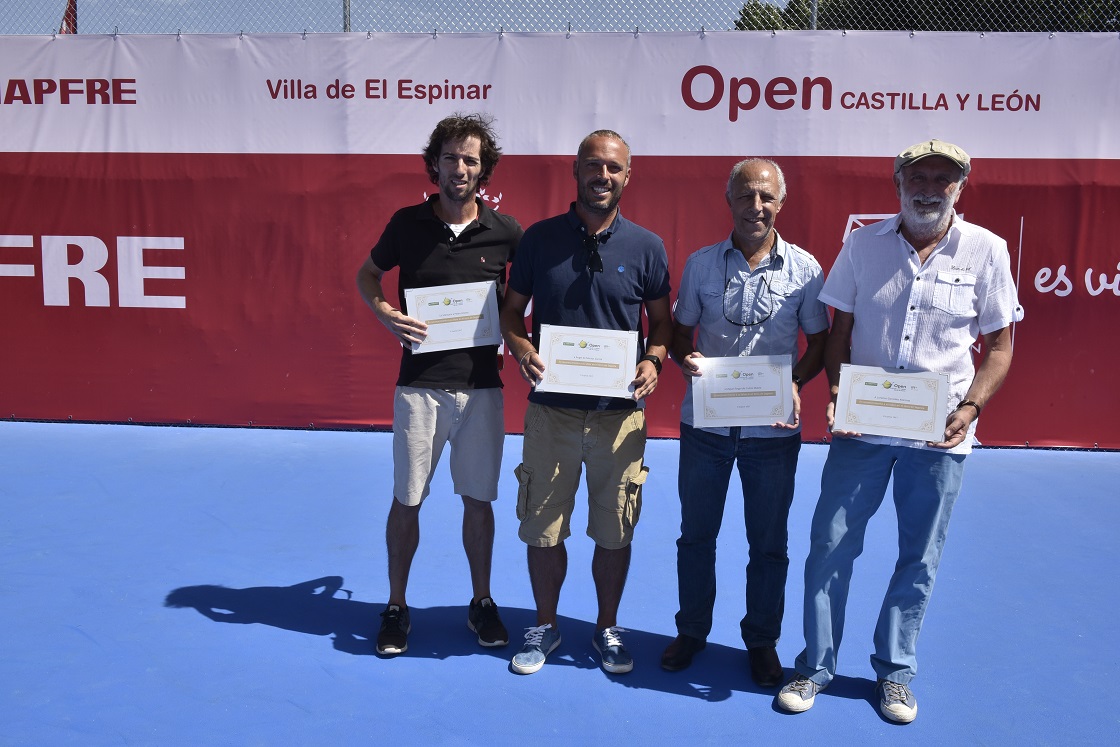 El Open Castilla y León Villa de El Espinar homenajea a los delegados de tenis en Segovia