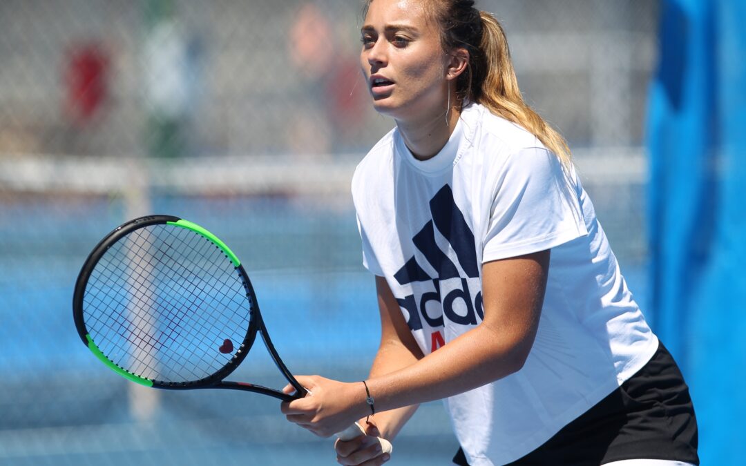 Paula Badosa, actual campeona del ITF Open Castilla y León, ya entrena en las pistas del Casino de la Unión