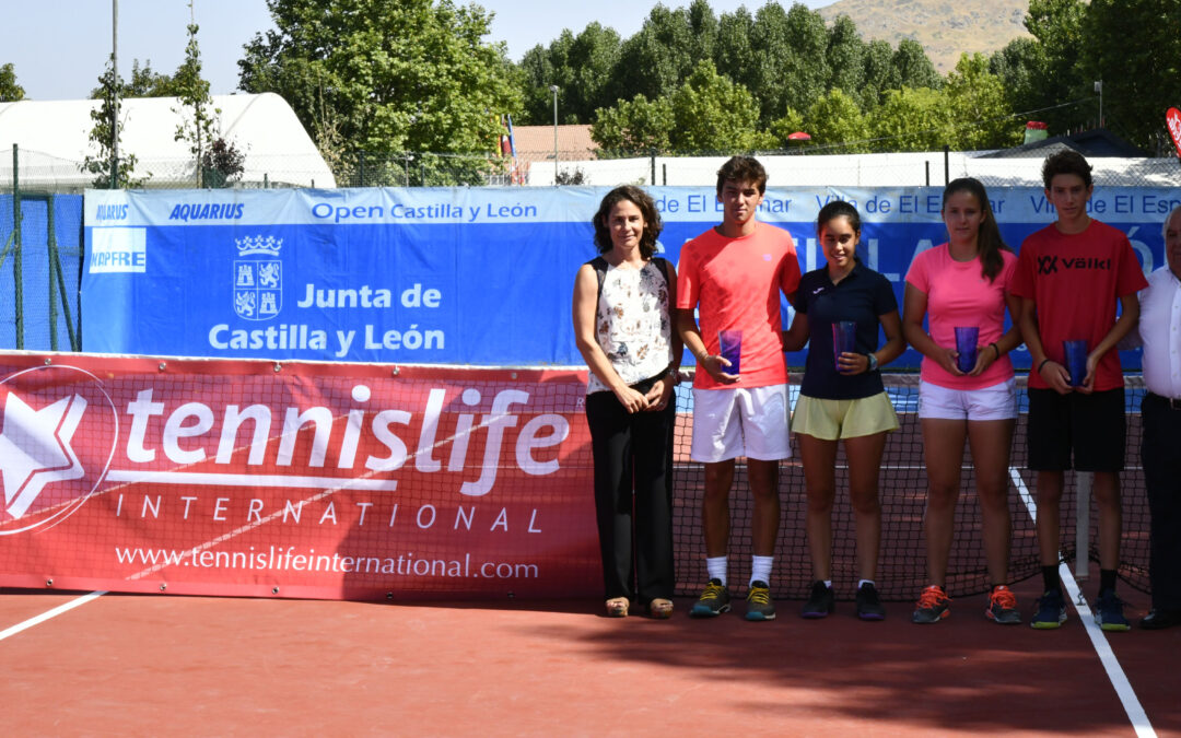 Nicolás Herrero y Eva Arranz, campeones del Torneo Cadete Tennislife celebrado durante el Open Castilla y León-Villa de El Espinar