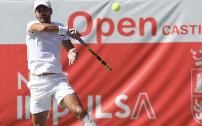 El primer favorito, Antoine Escoffier, ya está en cuartos de final tras la retirada del lituano Butvilas