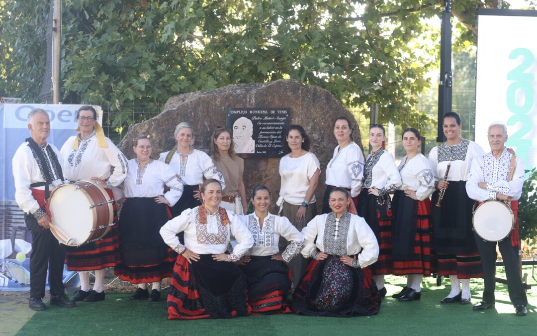 El Grupo de Danzas de El Espinar, guardián de la tradición segoviana en la inauguración del torneo
