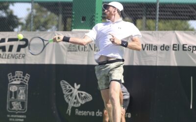 El primer favorito Keegan Smith debuta con solvencia y se cita con Mario González en octavos